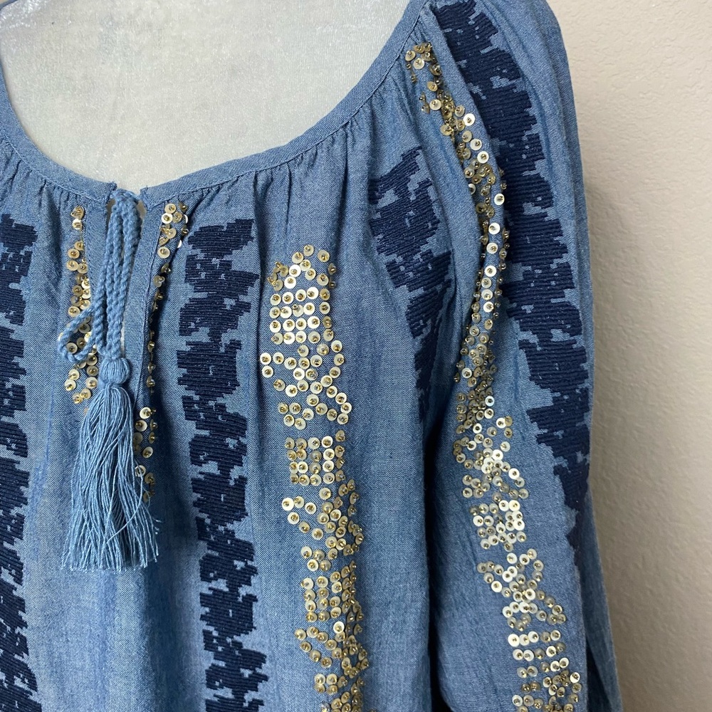 Denim 24/7 Blue Chambray Sequin & Embroidered Peasant Boho Blouse Size 18W - Picture 4 of 13